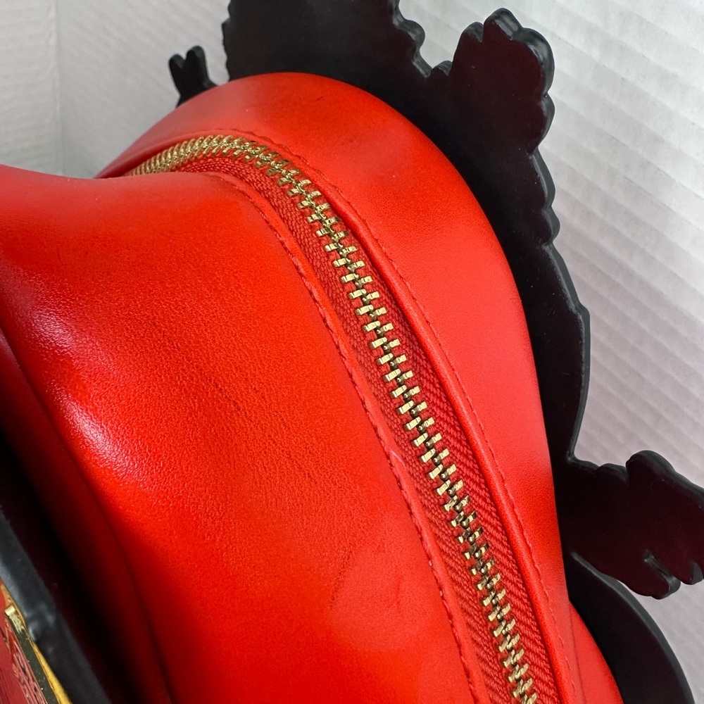 Loungefly Dr. Seuss How The Grinch Stole Christmas Crossbody Bag Grinch Sleigh - Picture 7 of 7